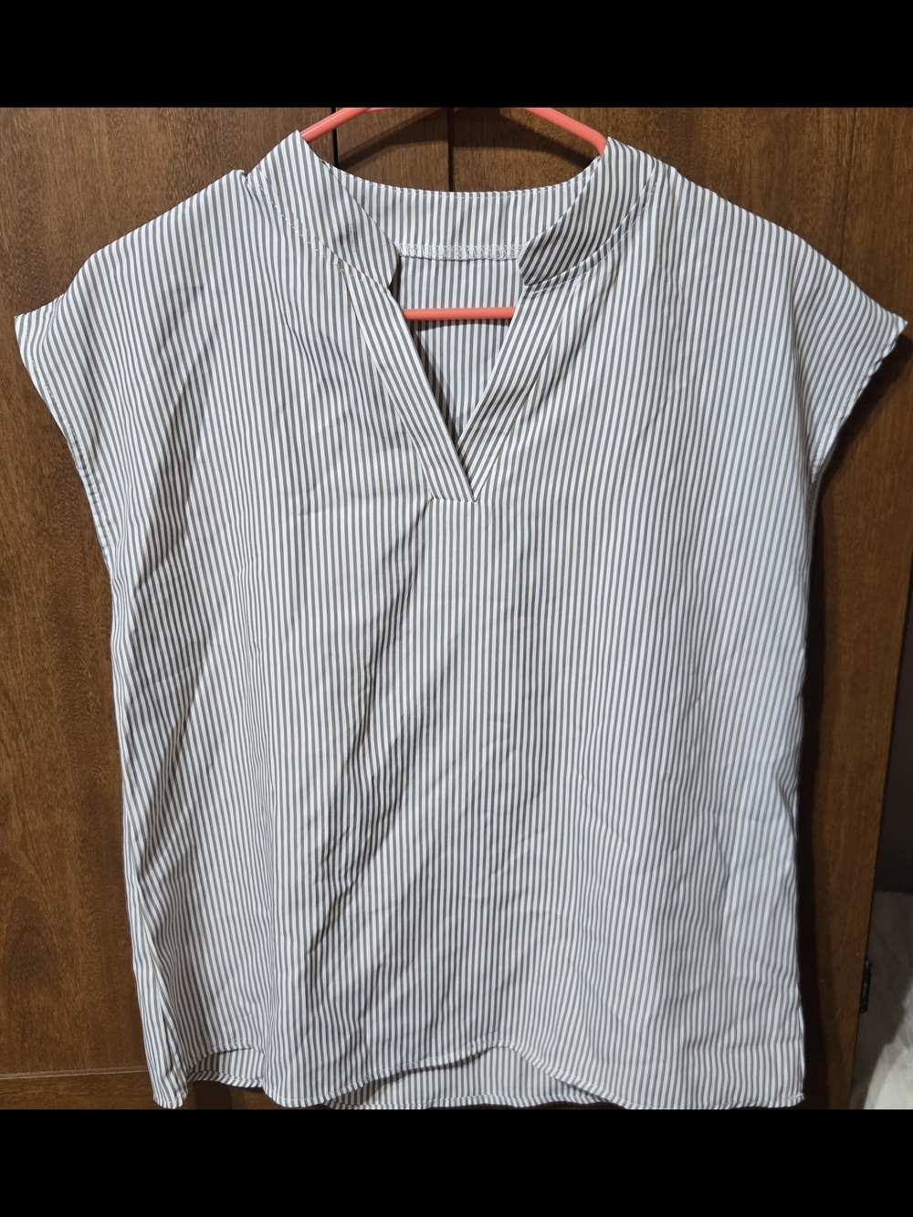 Womens Striped V-Neck Cap Sleeve Top NWOT